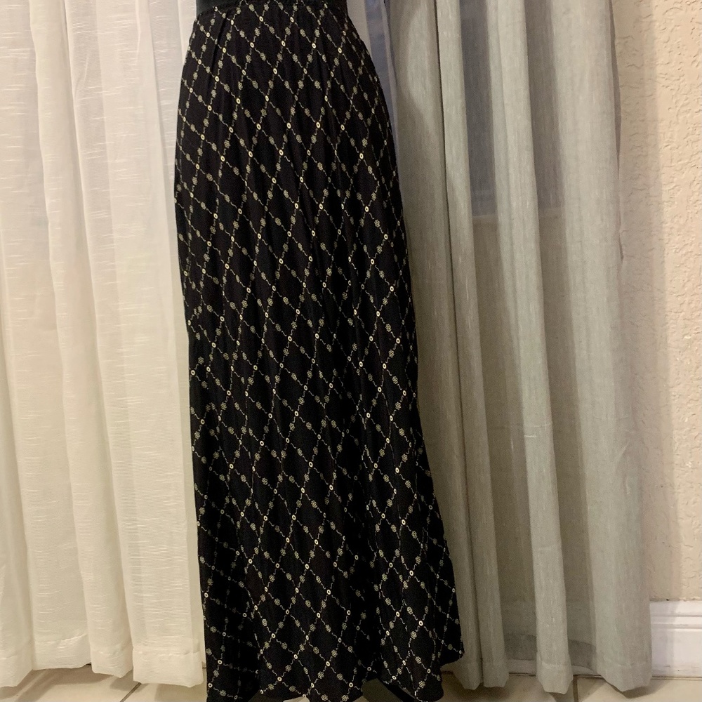 Max Studio Women's Maxi Skirt Black with Cream Mini Flowers, Size M